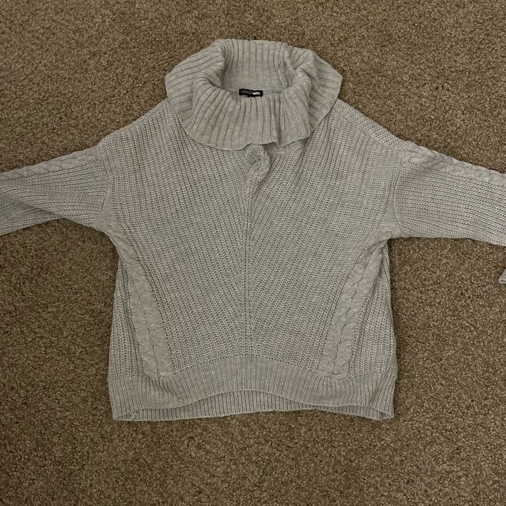 NWOT Fashion Nova Grey Sweater